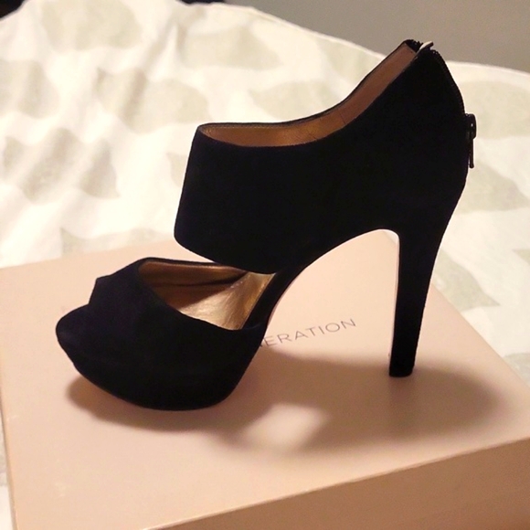 EUC with Box BCBGeneration Helara Suede Platform Peeptoe Heels - Picture 9 of 11